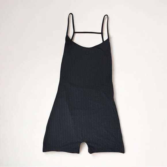 Black Ribbed Open Back Strappy Romper Size Medium - Picture 1 of 7